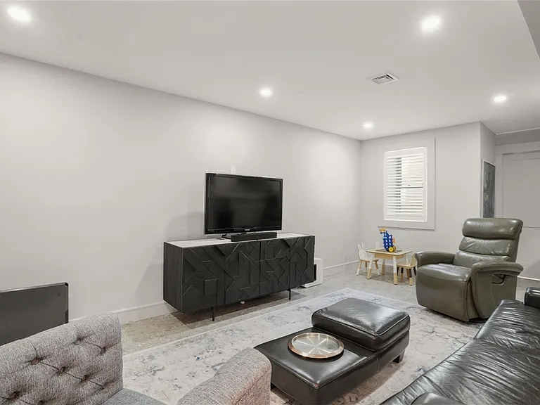 4 Fairlee St — Photo 19