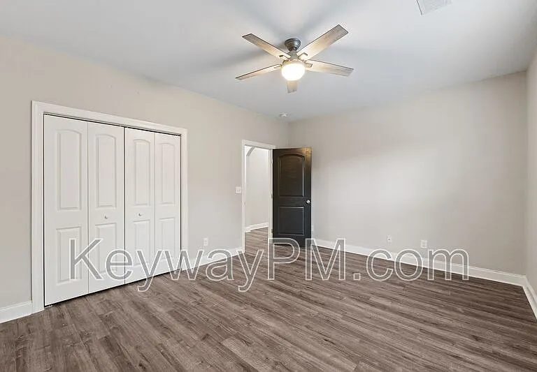 336 Amersham Way — Photo 9