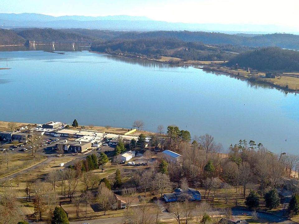 1st image of Lakeview Cir