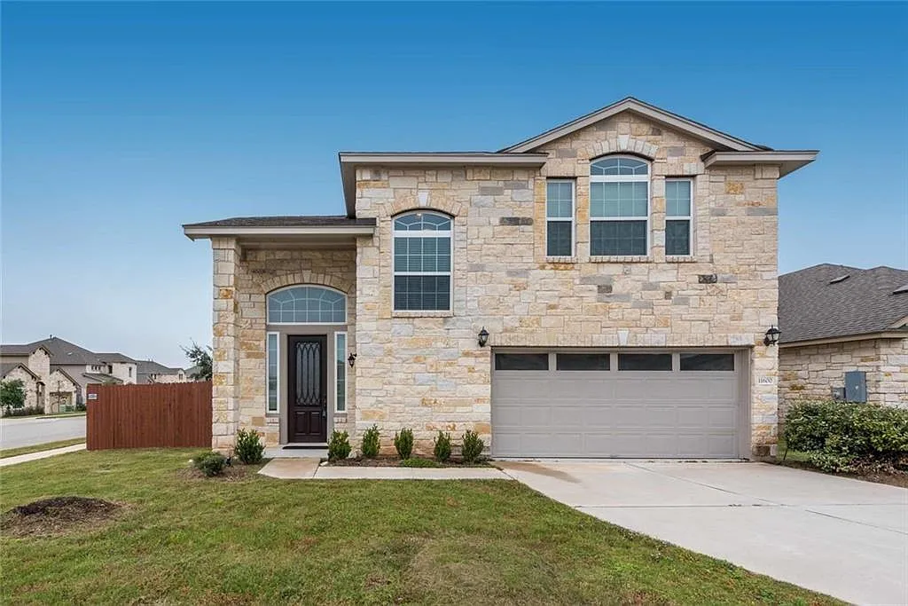 3 bed, 2.5 bath, 1814 sqft, $2,500 — Photo 1