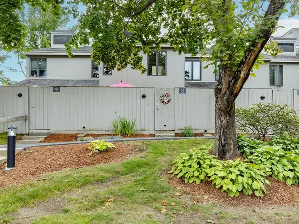 35 Mill Pond #35, North Andover, MA 01845