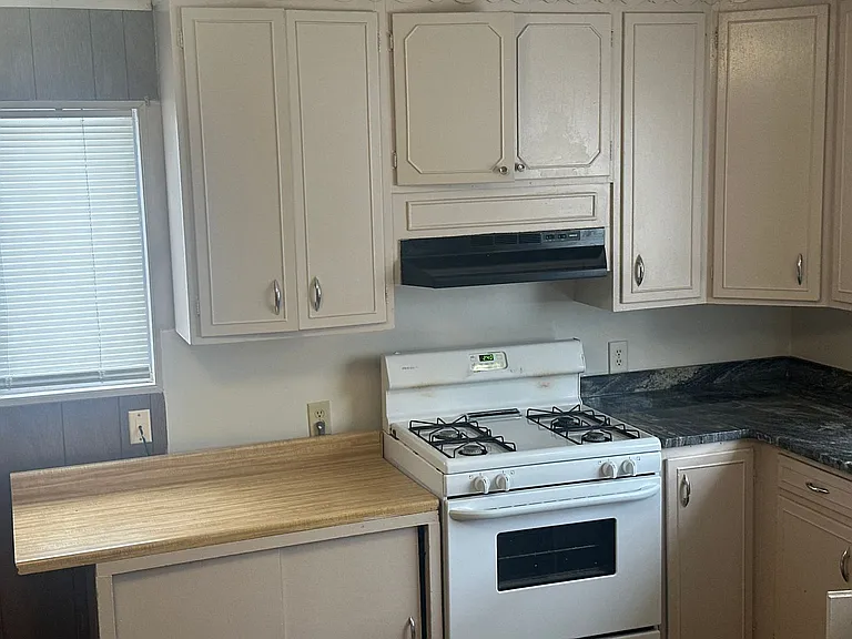 1421 W Huntsville Ave — Photo 19