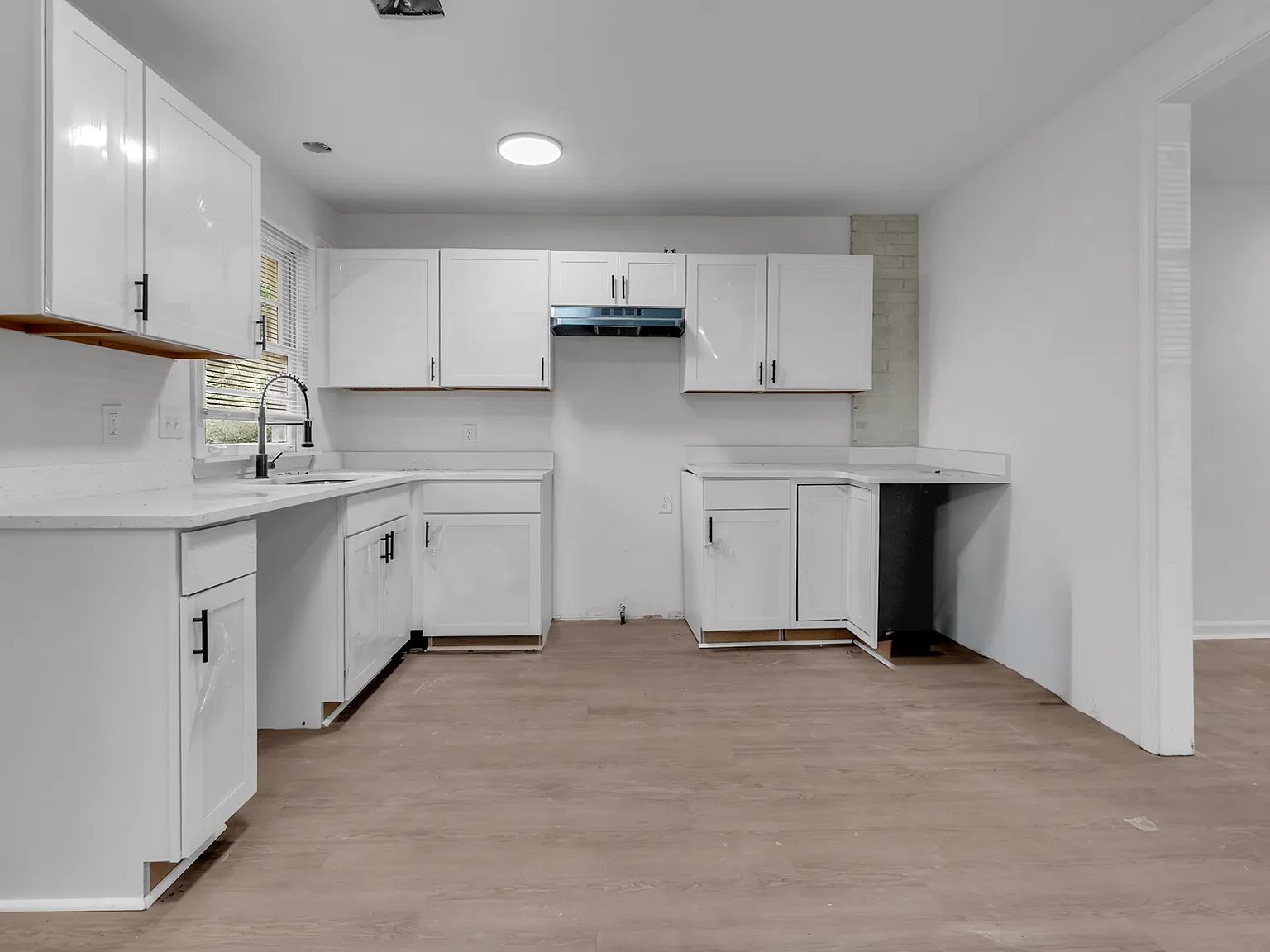 4 bed, 1403 sqft, $1,595 — Photo 3