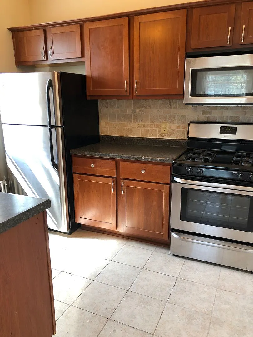 1423 Martha Washington Dr. — Photo 1