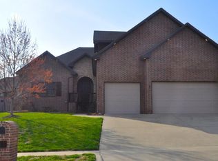 615 N Rockingham Ave, Nixa, MO 65714