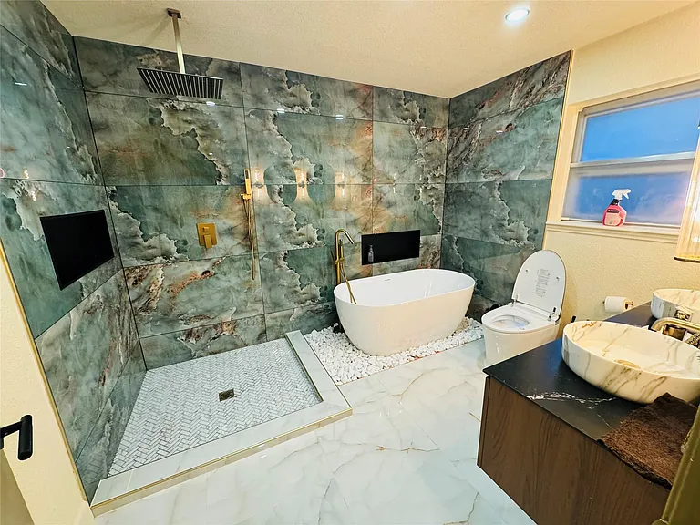 23230 Canyon Lake Dr — Photo 12