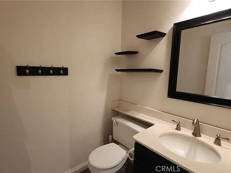 580 N Pageant Dr — Photo 20