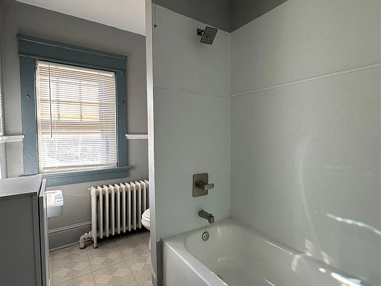 9 Elizabeth St #2 — Photo 8