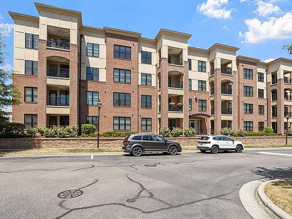 3rd image of 700 Finsbury St APT 307