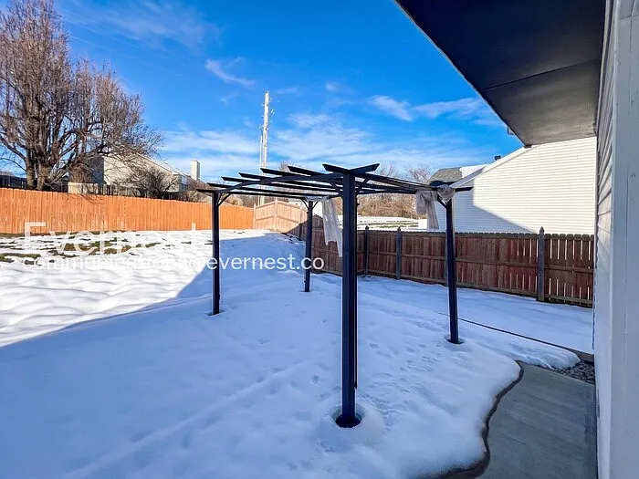 129 Royallbrook Ln — Photo 17