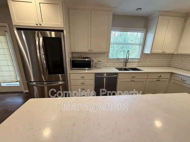 3153 Woodhaven Dr — Photo 31