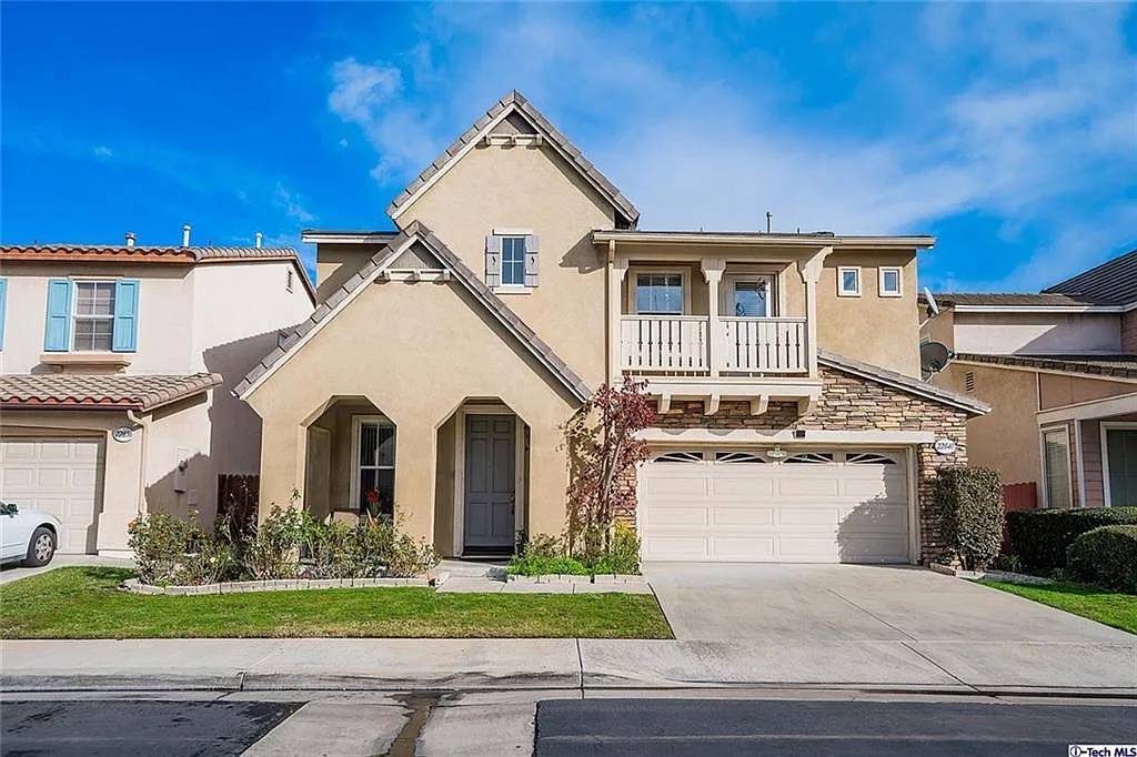 3 bed, 2260 sqft, $5,000 — Photo 1