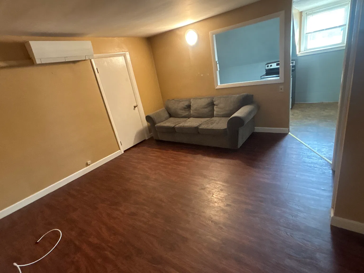 1 bed, 750 sqft, $1,300 — Photo 3