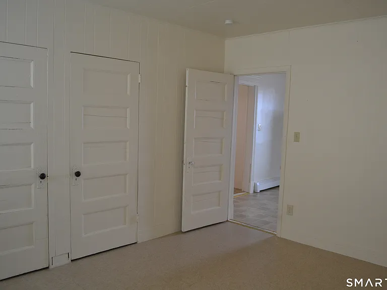 835 Bank St — Photo 11