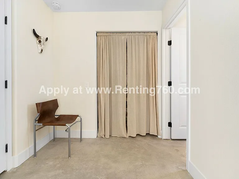 321 N Bonita Ave — Photo 28