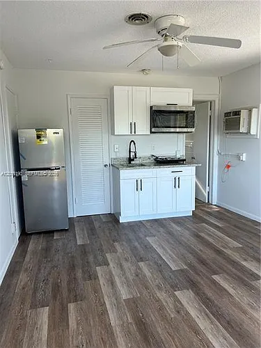 5741 NE 18th Ave #2A Photo 1