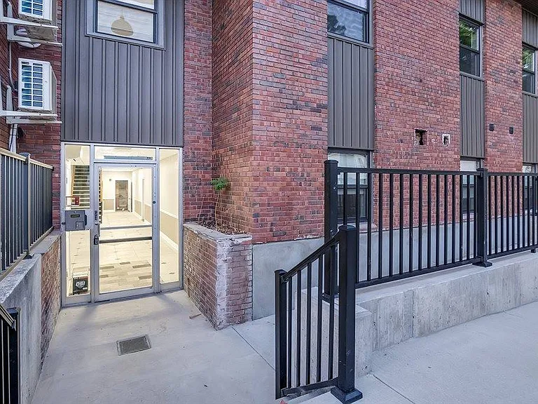 70 Court St #10 — Photo 14