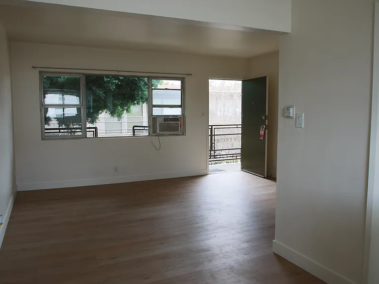 Oxnard apartments — Photo 24