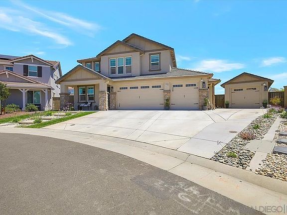3rd image of 3096 Shasta Daisy Cir