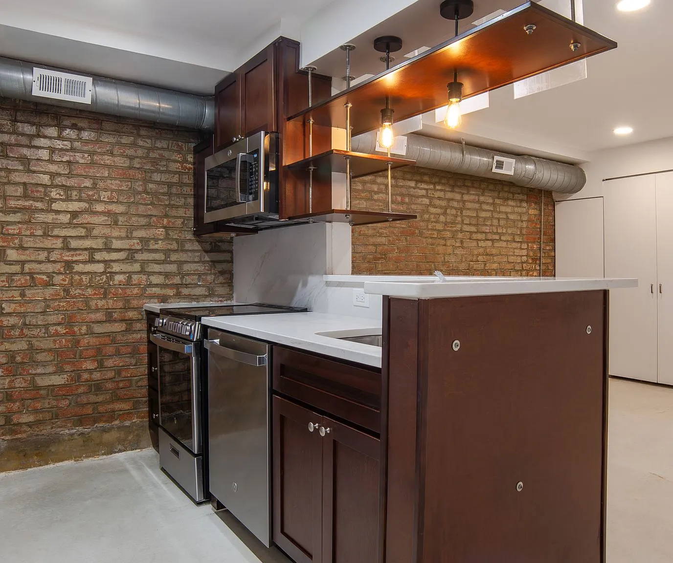 U Street Apartments — Photo 1