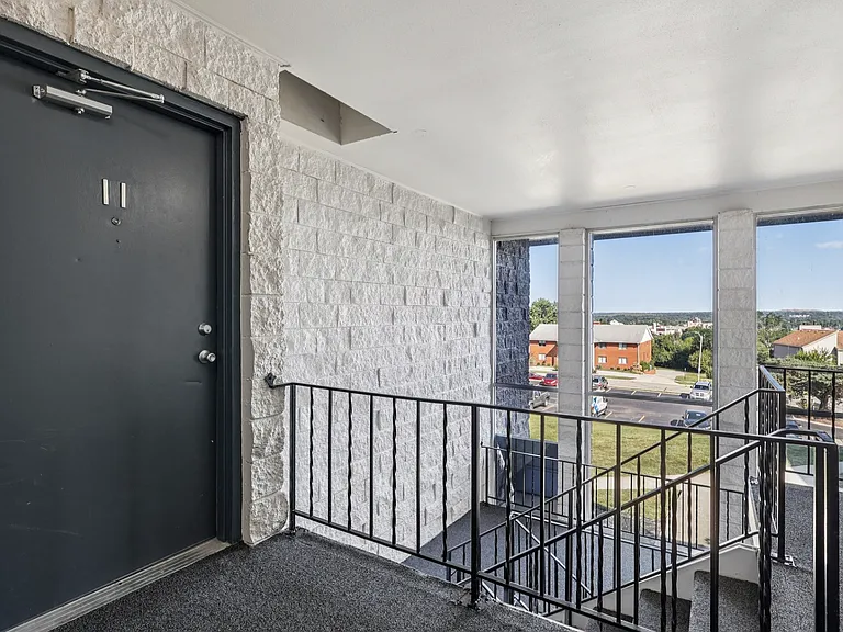 Oakwood Apartments — Photo 10
