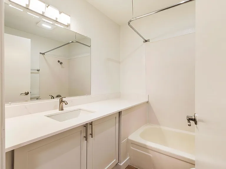 Crestwood Place — Photo 37