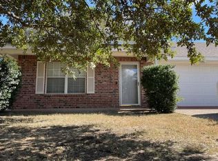 806 Parkview Cir, Hewitt, TX 76643