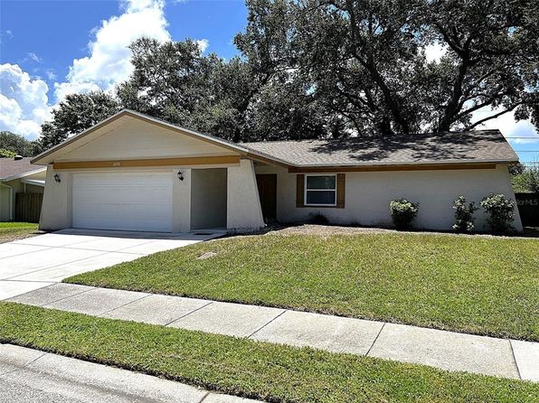 1225 Rosewood St