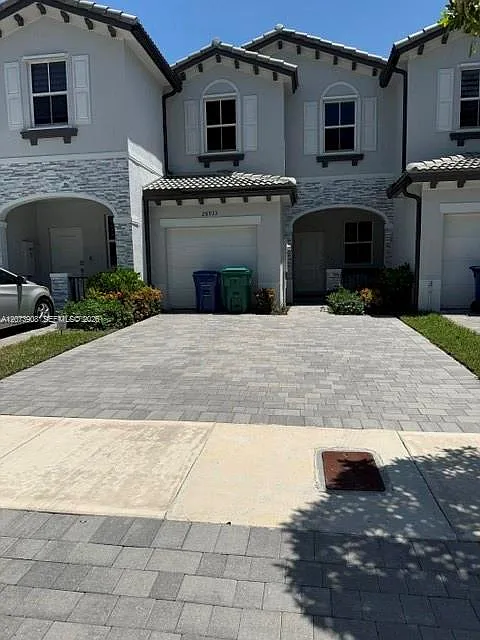 3 bed, 2.5 bath, $2,450 — Photo 1