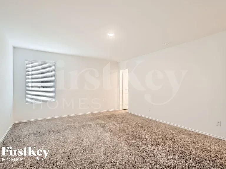 1335 White Willow — Photo 18