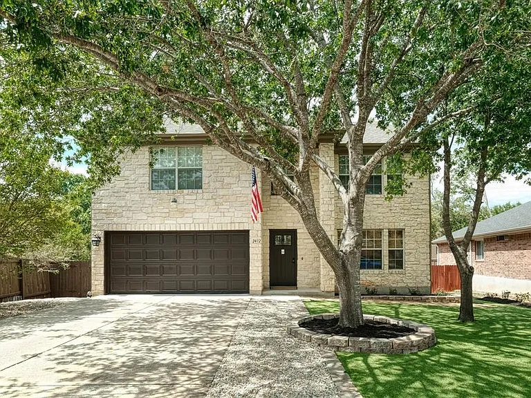 2412 Willow Way — Photo 1