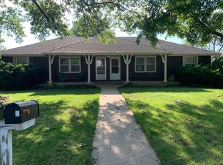 402 SE Melody Ln #A, Lees Summit, MO 64063