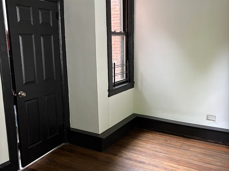 12 Saint Pauls Ave #2 — Photo 3