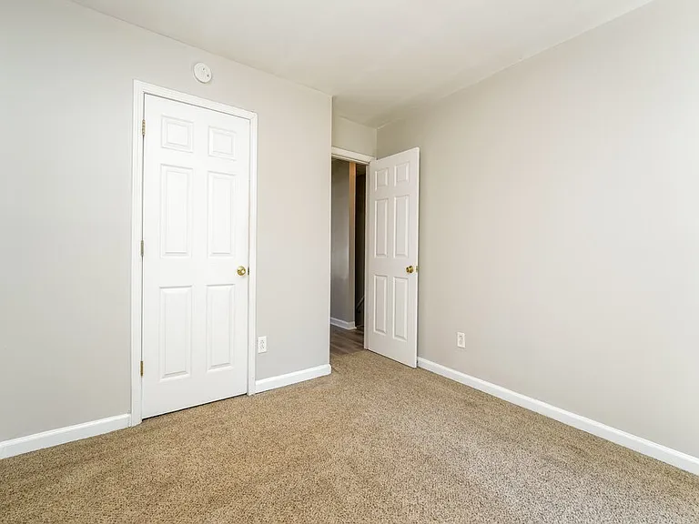 3213 Kings Glen Dr — Photo 14