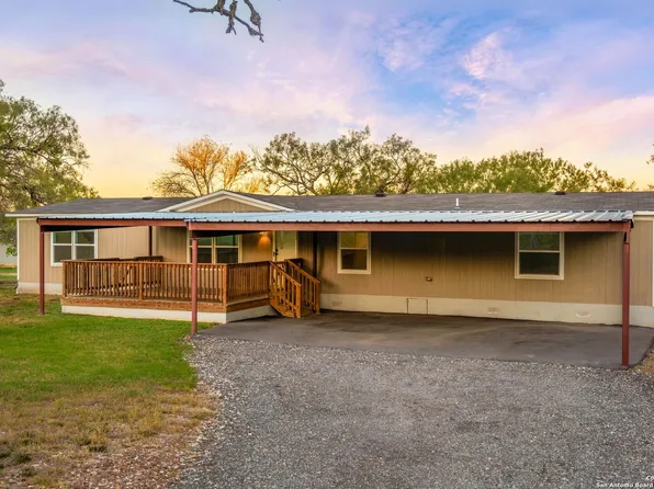 411 Rustic Path, La Vernia, TX 78121