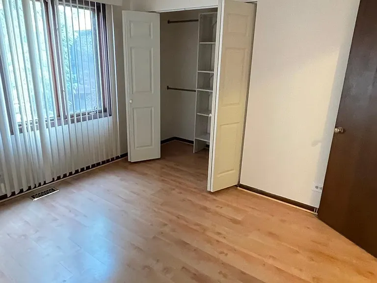 8020 N Kilpatrick Ave #D — Photo 24