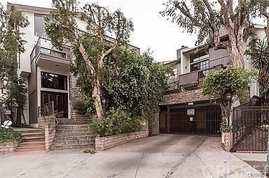 1st image of 16030 Moorpark St APT 2