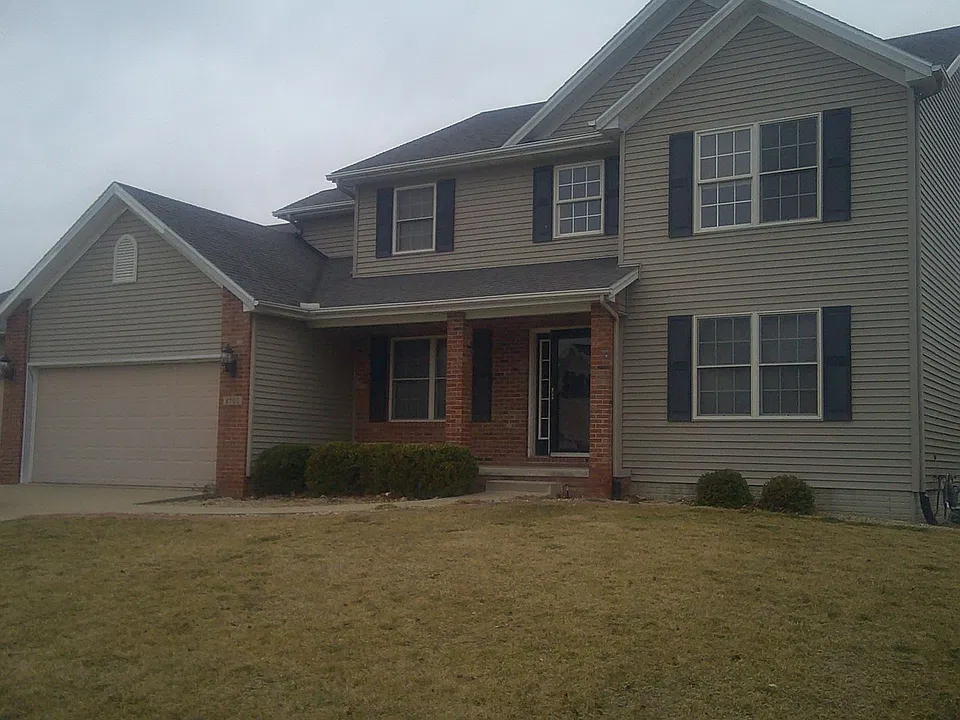 2702 Hayes Ln
