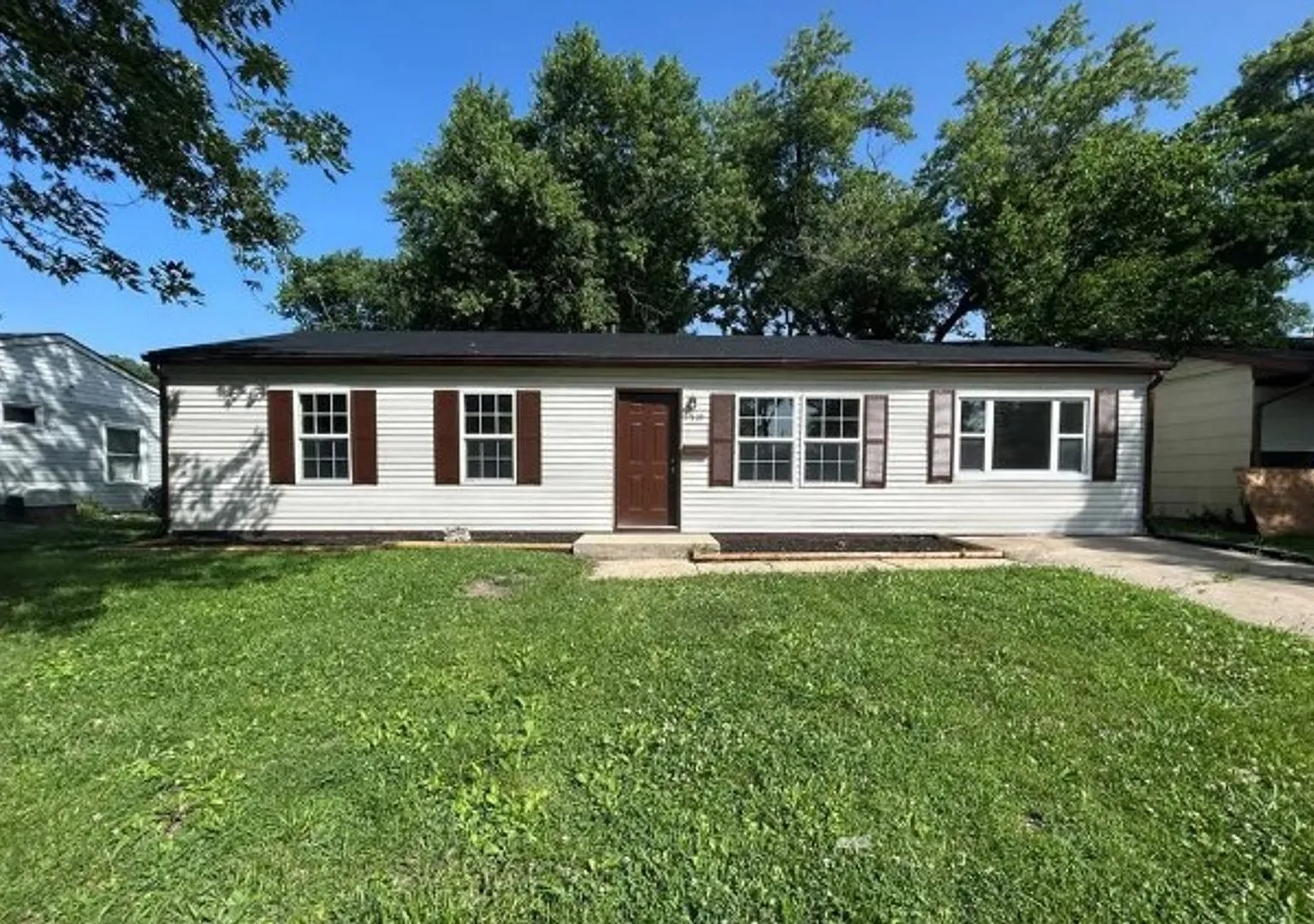 For Lease — Photo 1