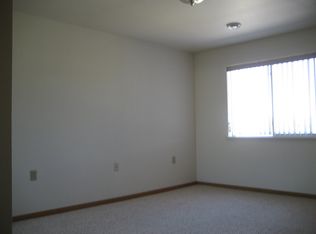 1220 Silver Dr APT 11, Baraboo, WI 53913