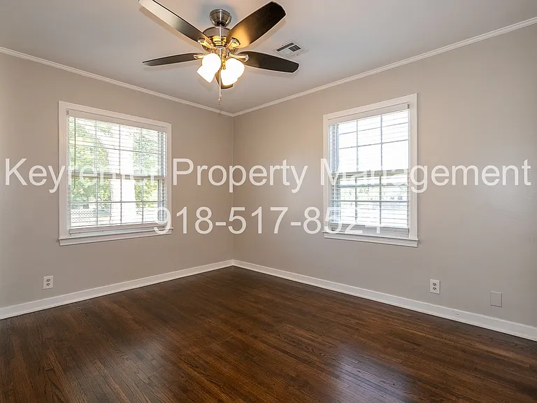 1502 N Columbia Ave — Photo 28