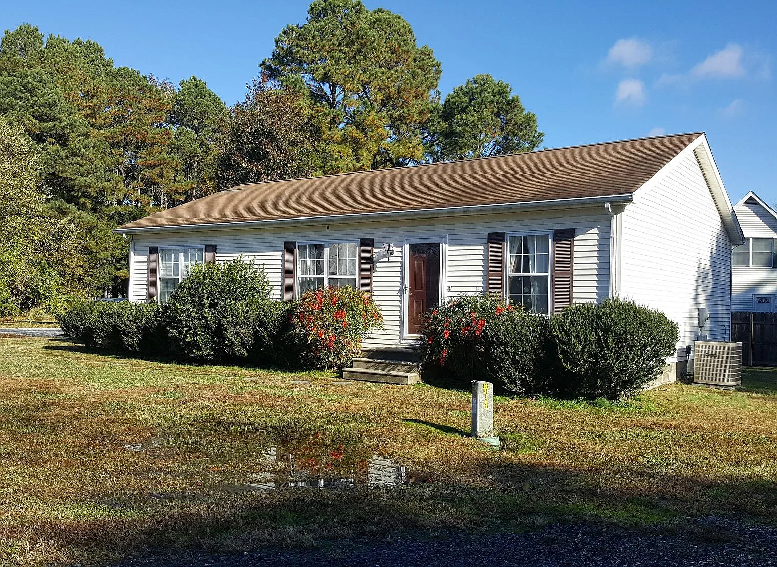 3 bed, 2.0 bath, 1232 sqft, $2,000 — Photo 1