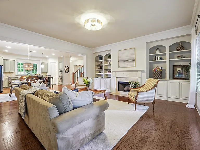 715 Saybeck Way — Photo 4
