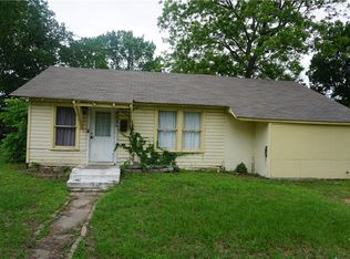 403 S Easterwood St, Hearne, TX 77859
