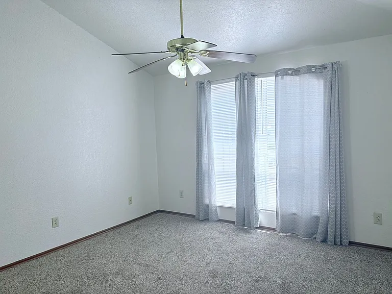 3200 Ridgecrest Ct — Photo 9