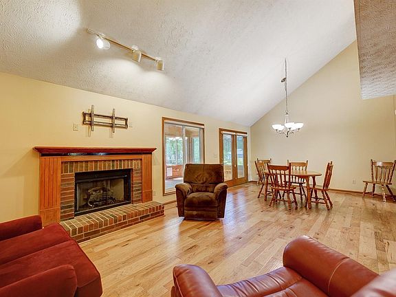 5th image of 4832 Shannon Way