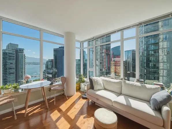 1211 Melville St #2106, Vancouver, BC V6E 0A7