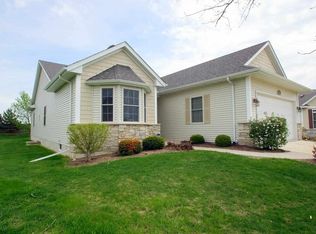 5302 Baraboo Ct, Davenport, IA 52804