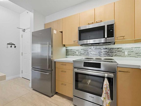 3rd image of 804 S 3rd Ave SW #1408