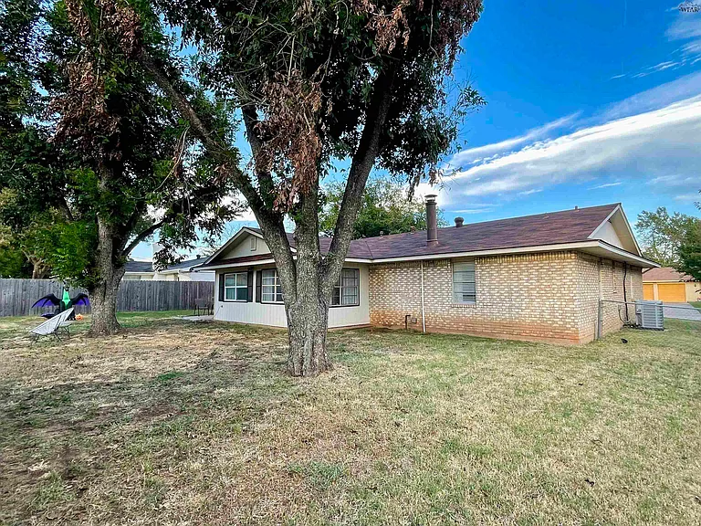 4608 Priscilla Ln — Photo 25